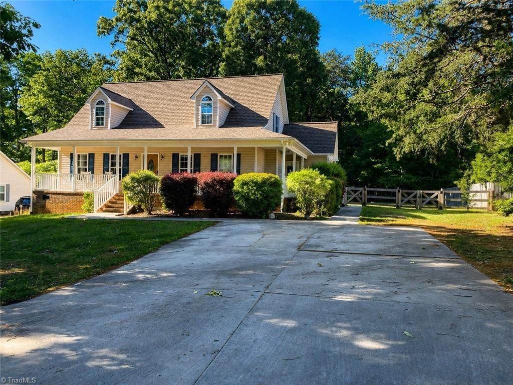 695 Old Castle Drive, Randleman, NC 27317 Main Photo