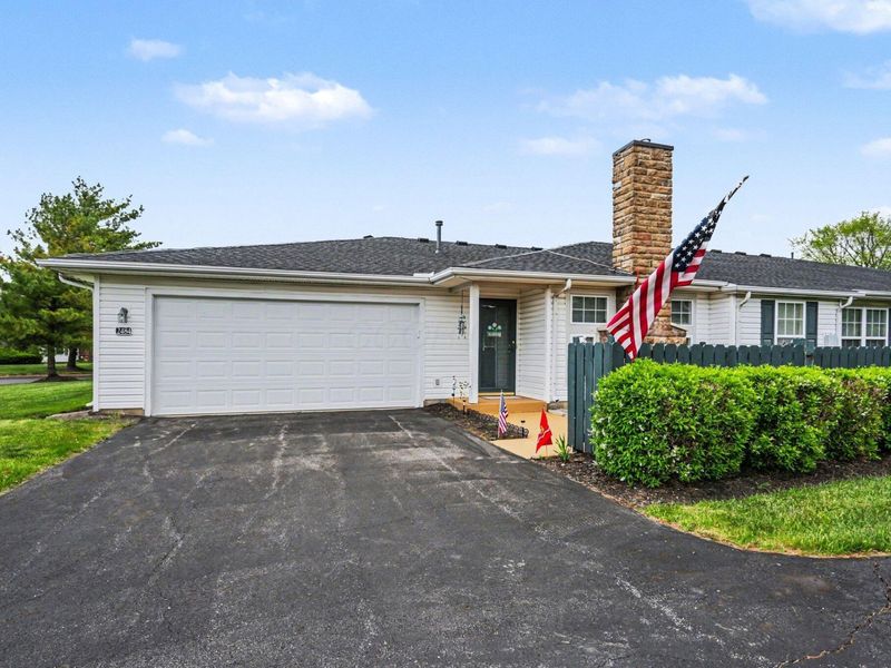 2484 Warm Springs Drive, Unit 2484, Hilliard, OH 43026 Photo 2