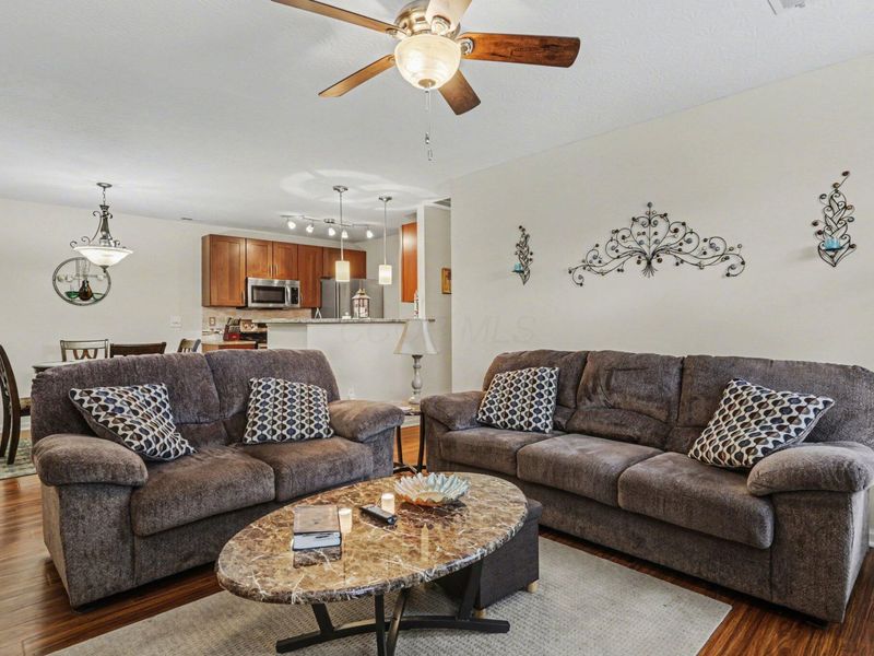 2484 Warm Springs Drive, Unit 2484, Hilliard, OH 43026 Photo 6