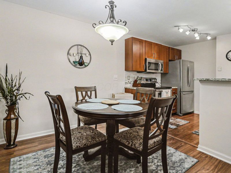 2484 Warm Springs Drive, Unit 2484, Hilliard, OH 43026 Photo 7