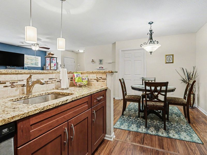 2484 Warm Springs Drive, Unit 2484, Hilliard, OH 43026 Photo 8