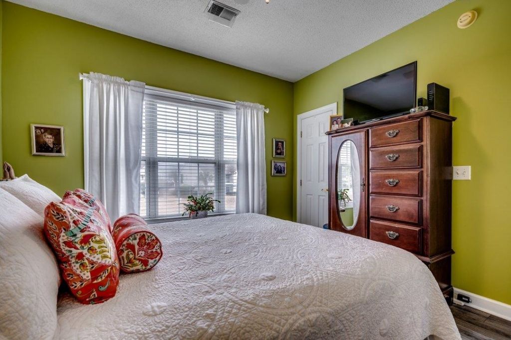 3965 Forsythia Ct. Photo 16