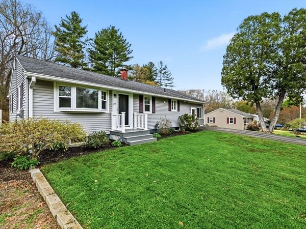 39 Hillside Ave, South Hadley, MA 01075