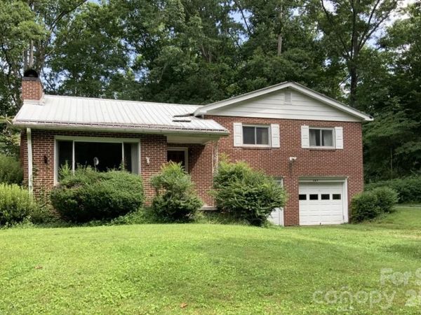 207 Ewbank Road, Etowah, NC 28729
