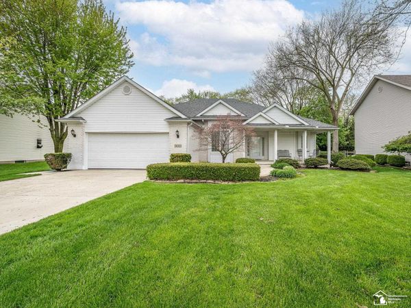 14353 Canterberry Lane, Monroe, MI 48161