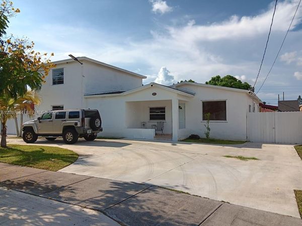 12215 SW 217th St , Miami, FL 33170