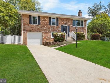 1607 ASHFORD PLACE , WOODBRIDGE, VA 22191