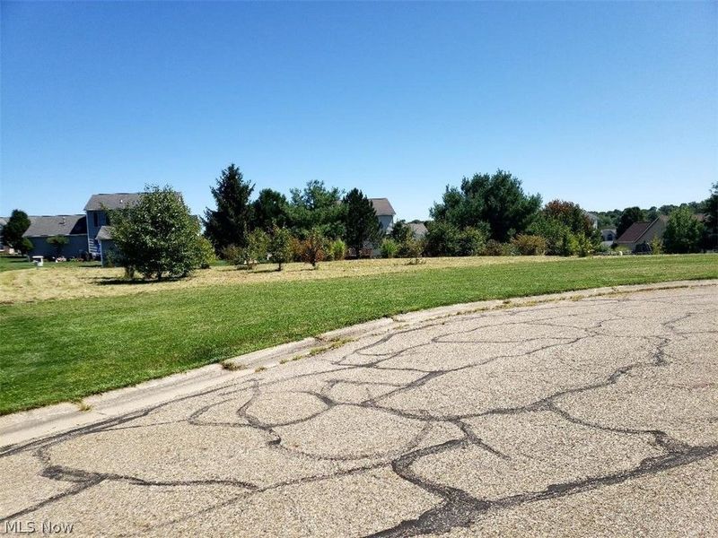 5509 Shadow Field Circle NE, Louisville, OH 44641 Photo 2