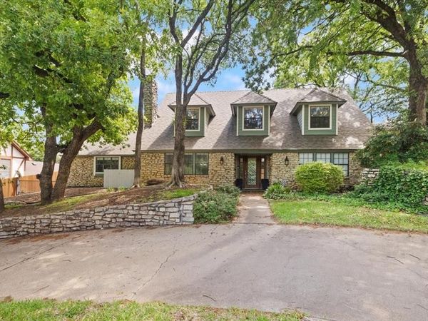 2123 Wilson Drive , Arlington, TX 76011