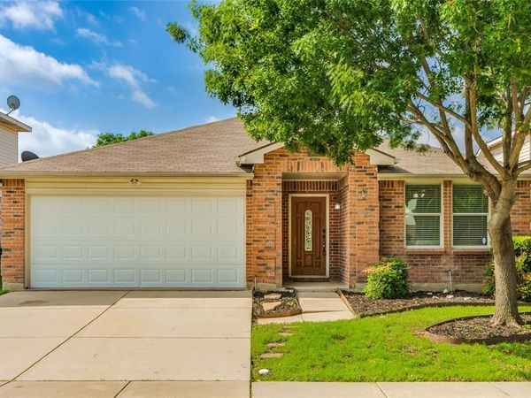 1720 Rialto Way , Fort Worth, TX 76247