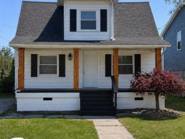 20510 Broadacres Street, Clinton Twp, MI 48035