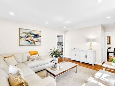 18 Mayflower Rd, Northborough, MA 01532