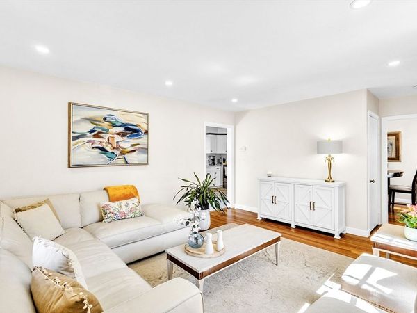 18 Mayflower Rd, Northborough, MA 01532