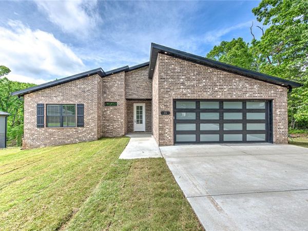 15 Orkney Drive , Bella Vista, AR 72715