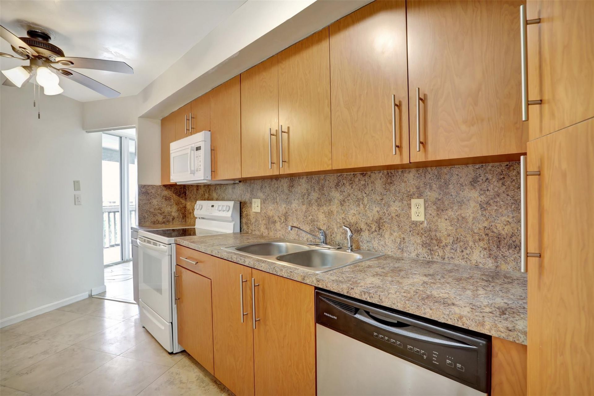 6921 Environ Boulevard, Unit 6o, Lauderhill, FL 33319 Photo