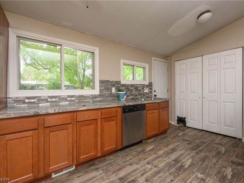 2889 Polly Road, Ravenna, OH 44266 Photo 6