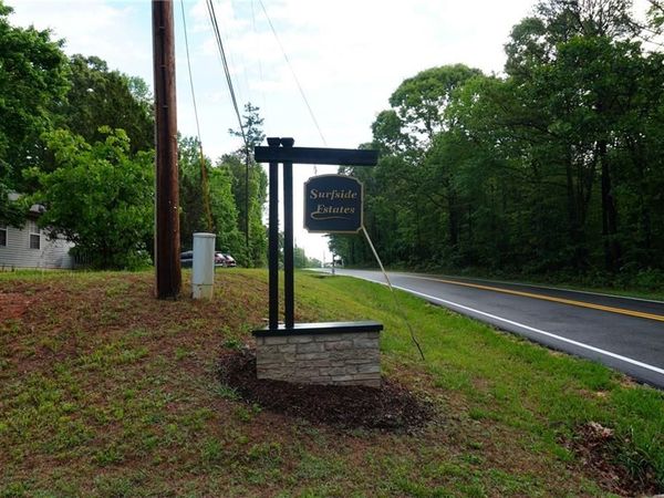 3712 Clubhouse Drive , Gainesville, GA 30501