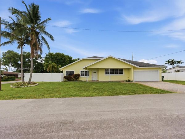 4361 NE 13th Ter , Oakland Park, FL 33334