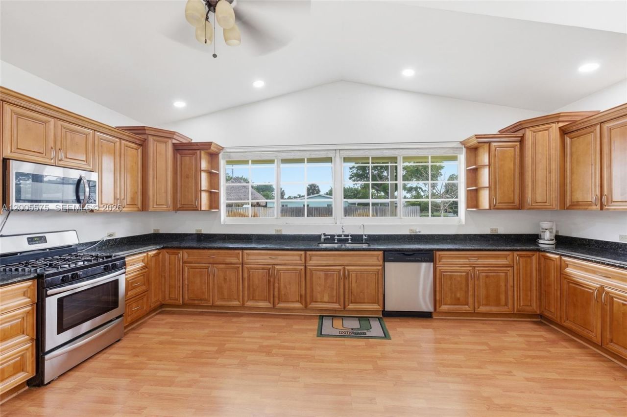 4361 NE 13th Ter , Oakland Park, FL 33334 Photo