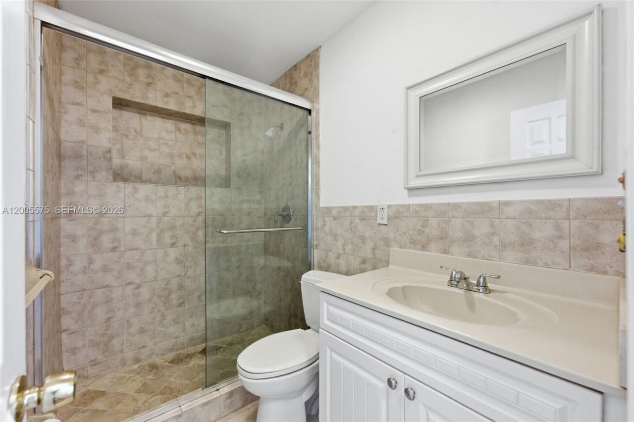 4361 NE 13th Ter , Oakland Park, FL 33334 Photo