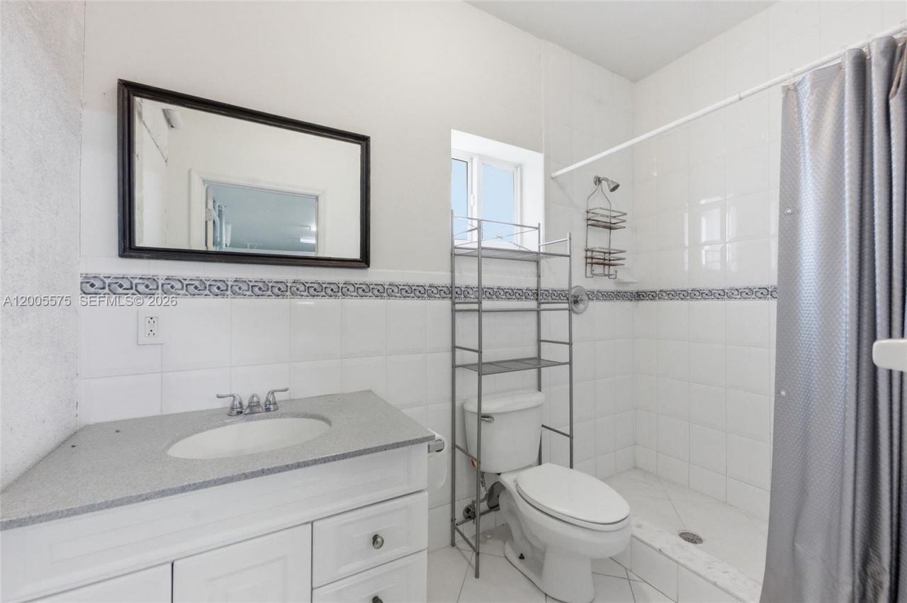 4361 NE 13th Ter , Oakland Park, FL 33334 Photo