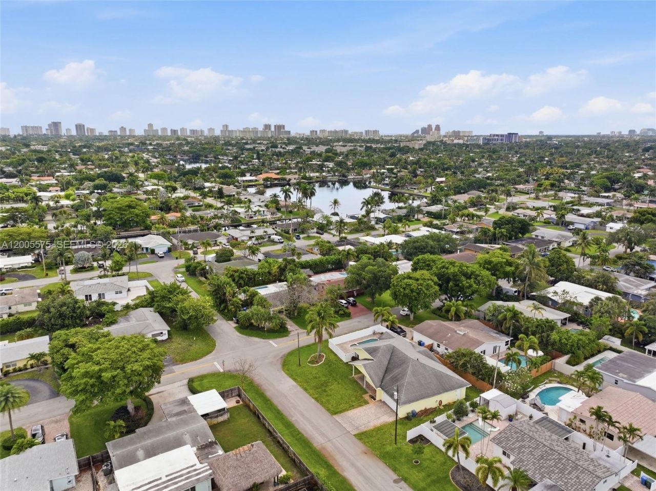 4361 NE 13th Ter , Oakland Park, FL 33334 Photo