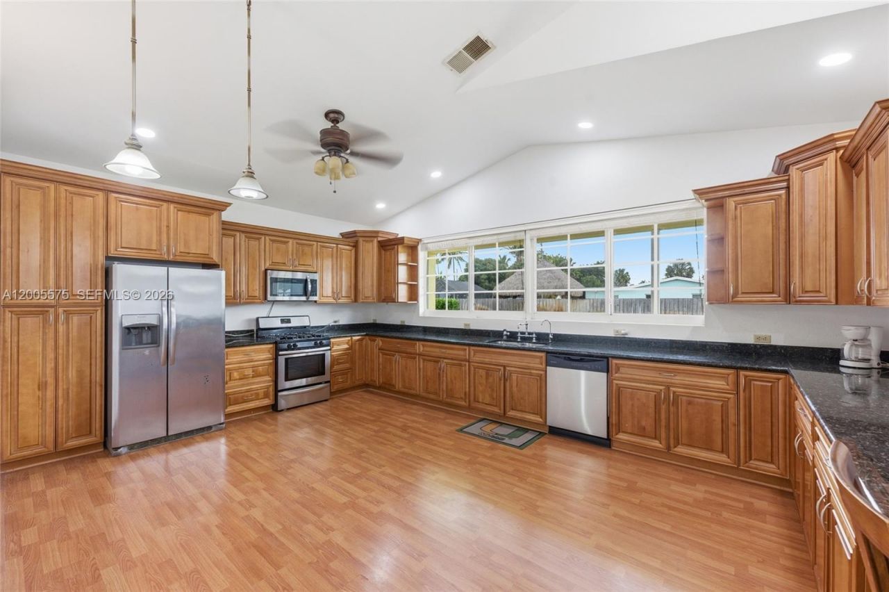 4361 NE 13th Ter , Oakland Park, FL 33334 Photo