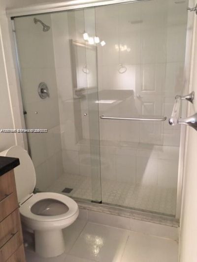 8205 Lake Dr , Unit 204, Doral, FL 33166 Photo