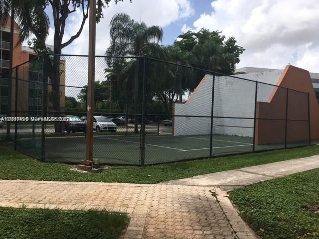 8205 Lake Dr , Unit 204, Doral, FL 33166 Photo
