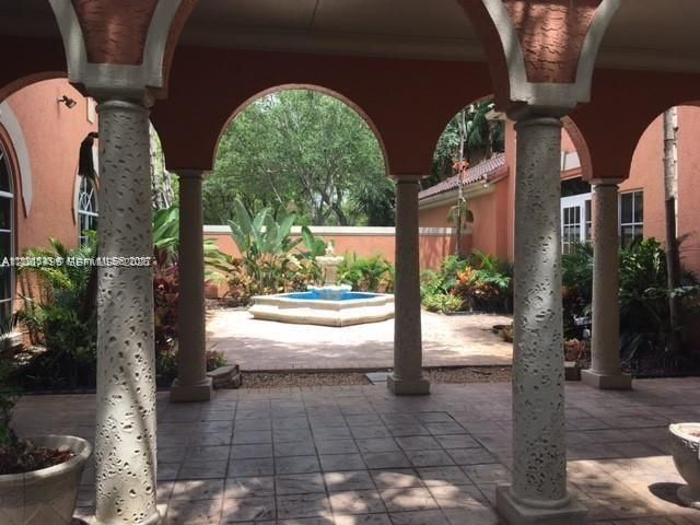 8205 Lake Dr , Unit 204, Doral, FL 33166 Photo