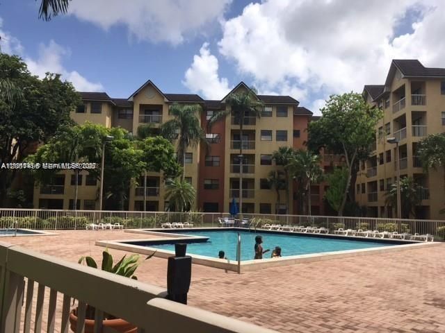 8205 Lake Dr , Unit 204, Doral, FL 33166 Photo