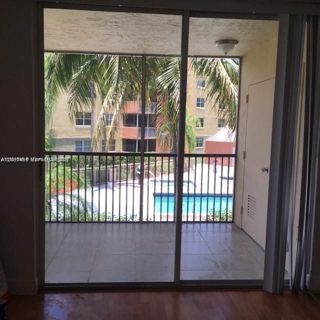 8205 Lake Dr , Unit 204, Doral, FL 33166 Photo