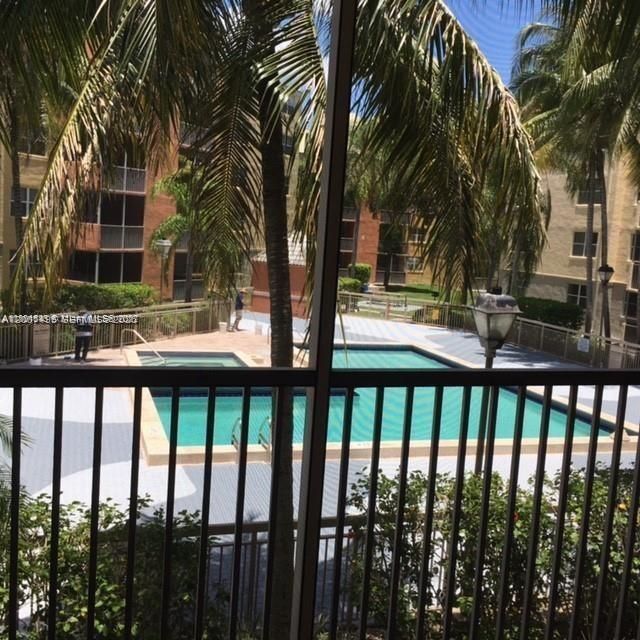 8205 Lake Dr , Unit 204, Doral, FL 33166 Photo