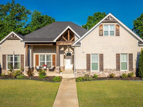 1505 Green Tree Dr , Conway, AR 72034