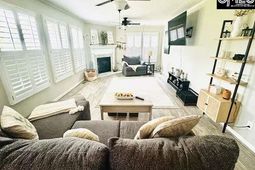 129 Newfield Circle  photo 4