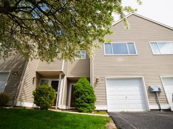 343 Falcon Ridge Way, Hamburg, NJ 07419