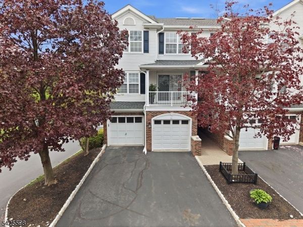 902 Hawley Ct, Denville, NJ 07834