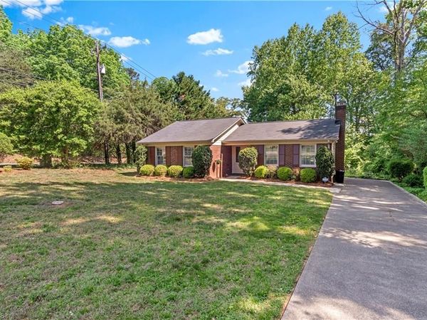 2595 Mount Salem Road, Pfafftown, NC 27040