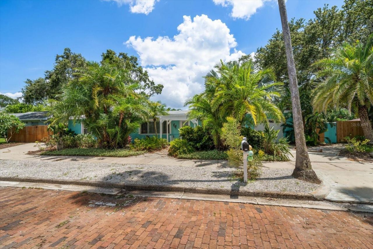 301 Cevera Drive , Dunedin, FL 34698 Photo