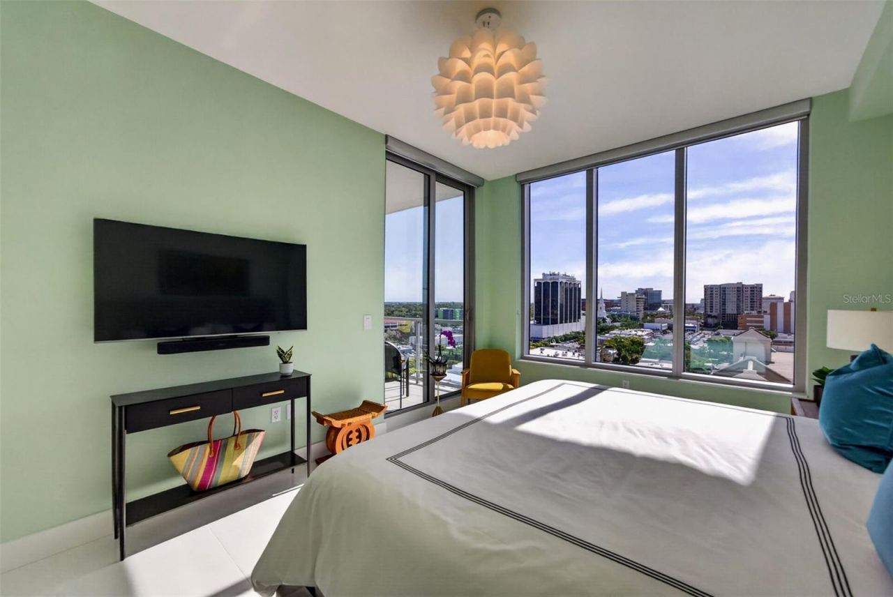 111 S Pineapple Avenue, Unit 904, Sarasota, FL 34236 Photo