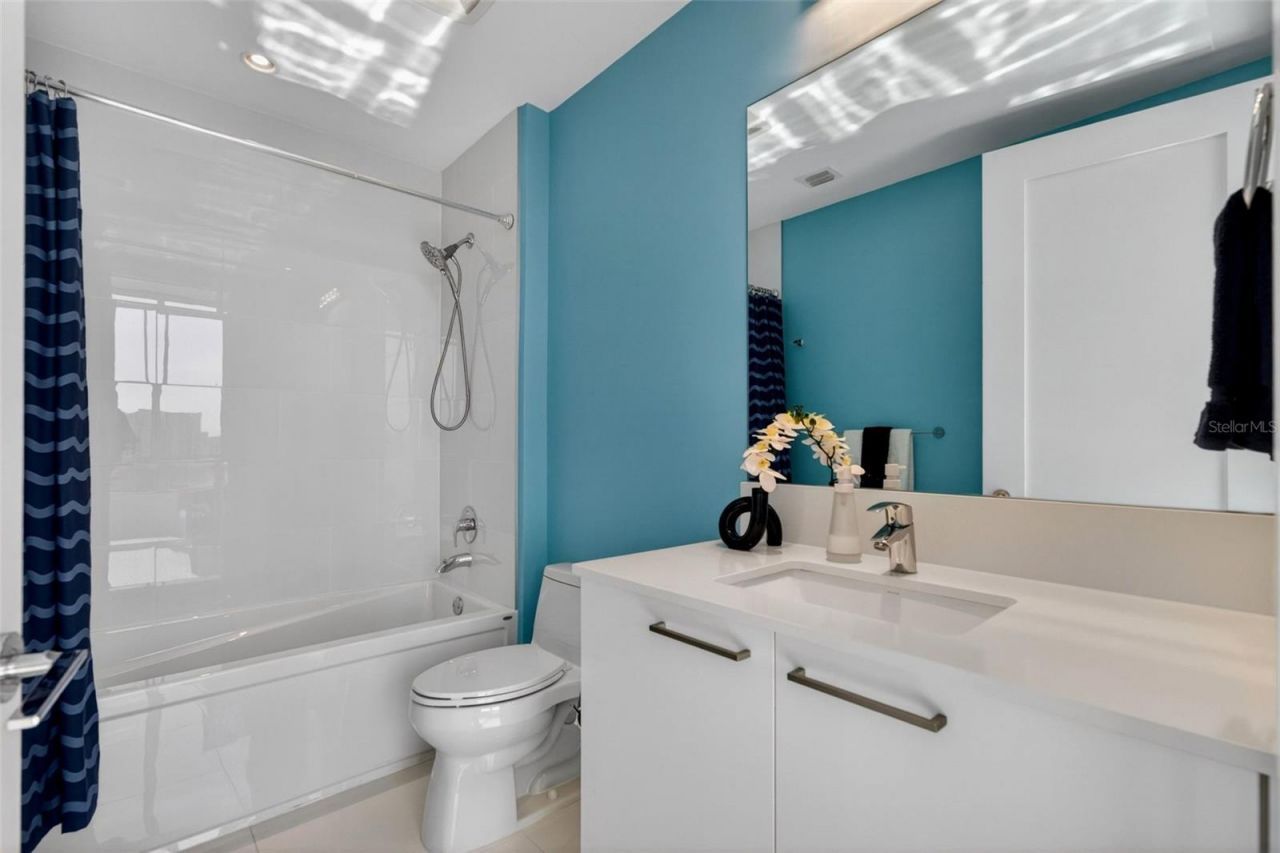 111 S Pineapple Avenue, Unit 904, Sarasota, FL 34236 Photo