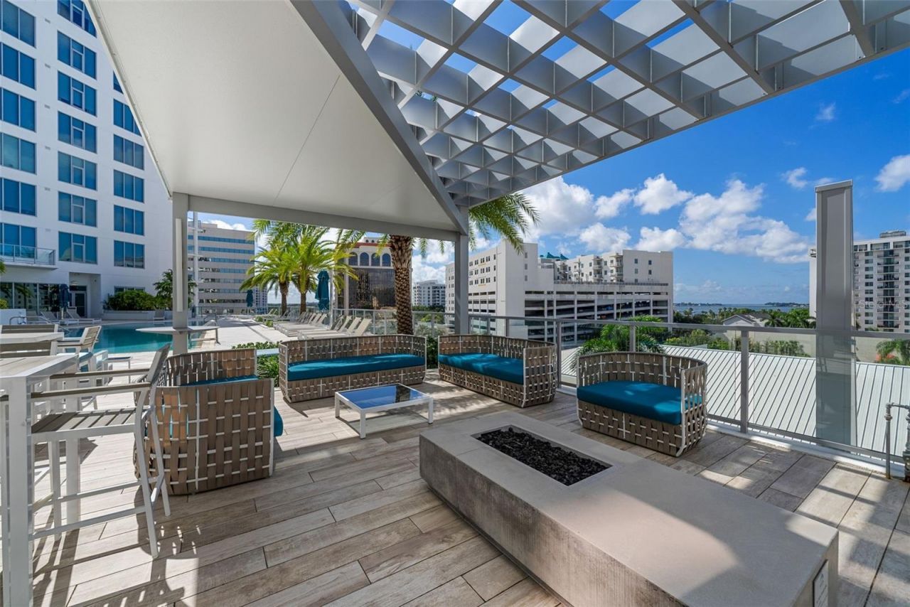 111 S Pineapple Avenue, Unit 904, Sarasota, FL 34236 Photo