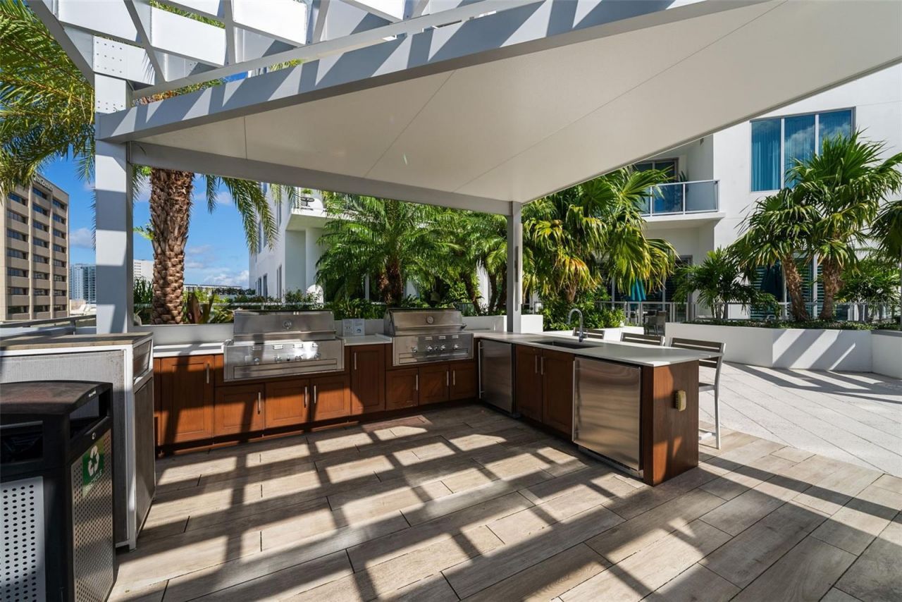 111 S Pineapple Avenue, Unit 904, Sarasota, FL 34236 Photo