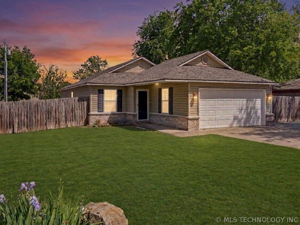 705 N Carlsbad Street , Owasso, OK 74055