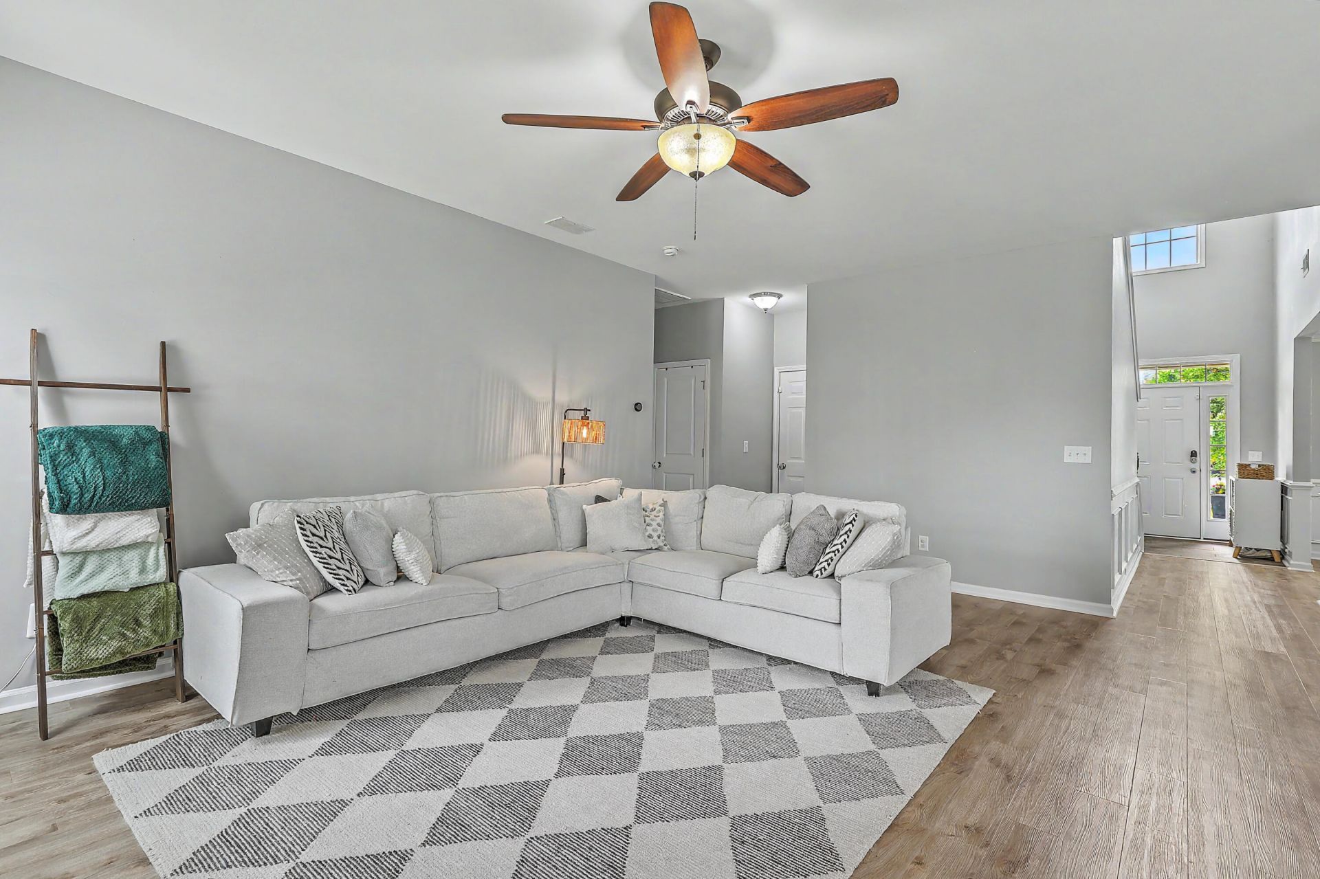 136 Carolina Wren Avenue Photo 17