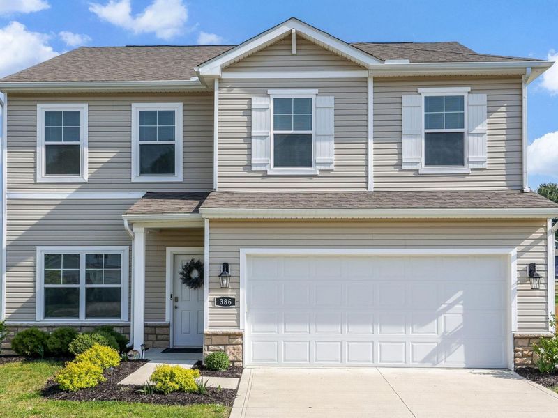 386 Kells Court E, Newark, OH 43055 Photo 2