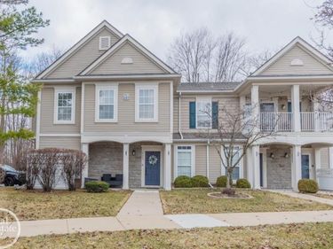 25660 S Maritime Circle, Harrison Twp, MI 48045
