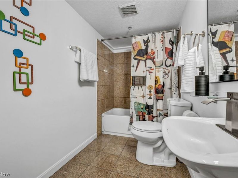 2222 Detroit Avenue , Unit 413, Cleveland, OH 44113 Photo 25