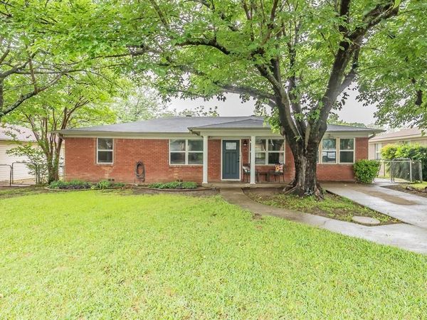 1009 Zelda, Hurst, TX 76053