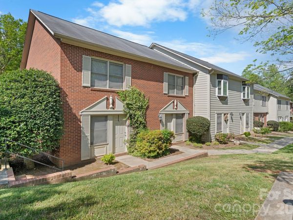 239 13th Avenue Place NW, Unit 6, Hickory, NC 28601